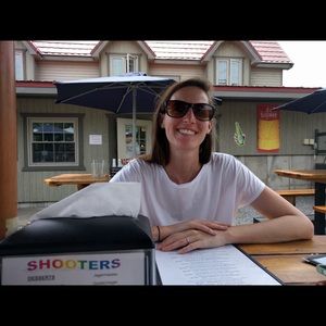 Meet your Posher, Laura